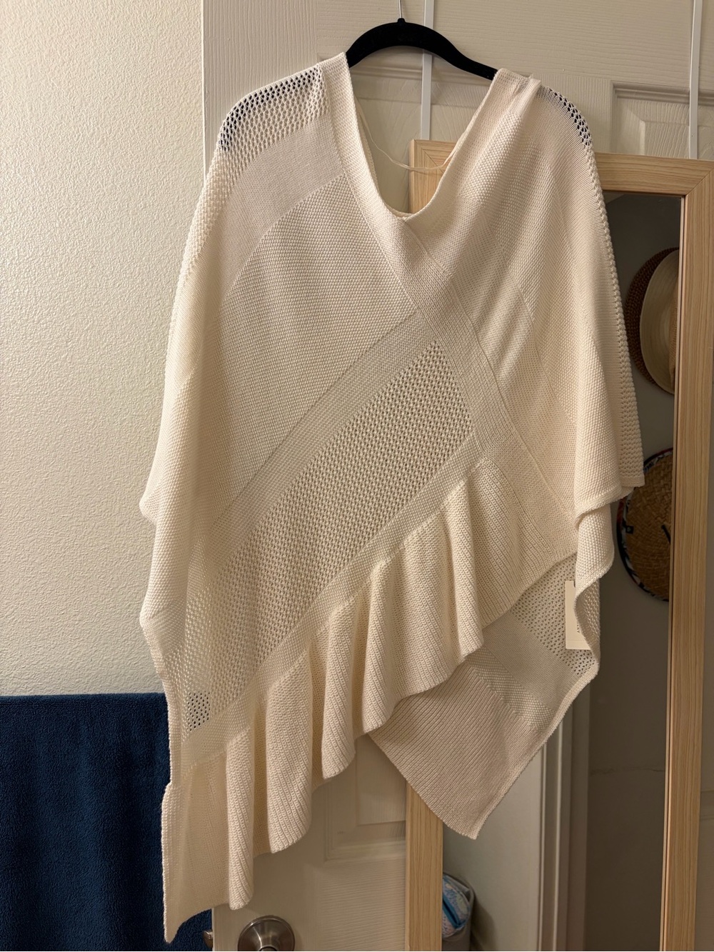 Anthropologie 🤍🤍 white Cream Knit Ruffle Poncho Sweater NWT